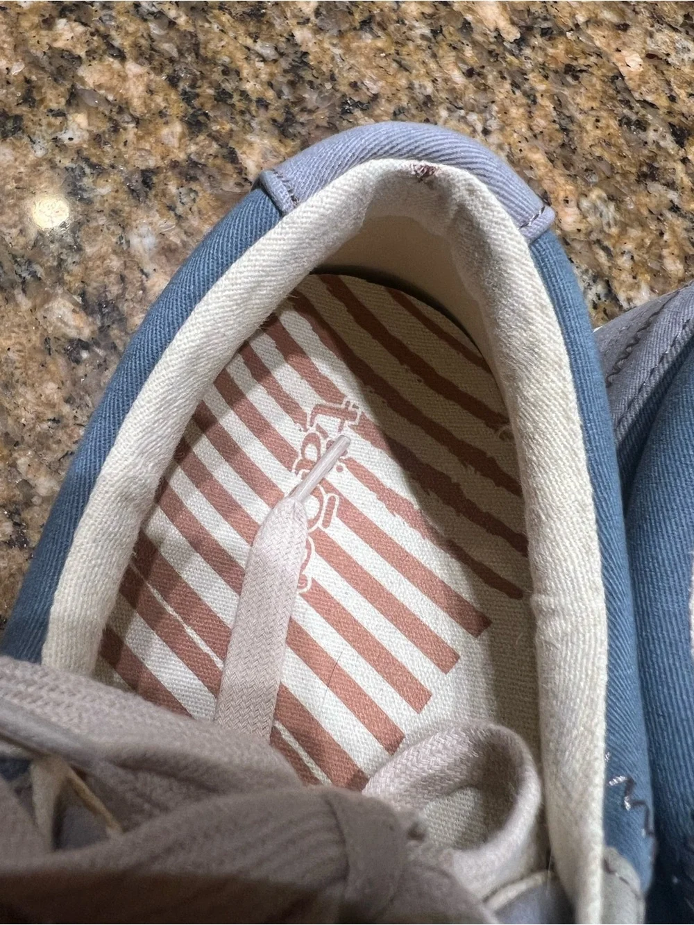 Taos Casual women's Low-Top Sneakers in Light Blue and Gray
